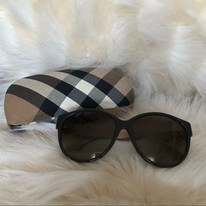 Burberry Glasses❤️